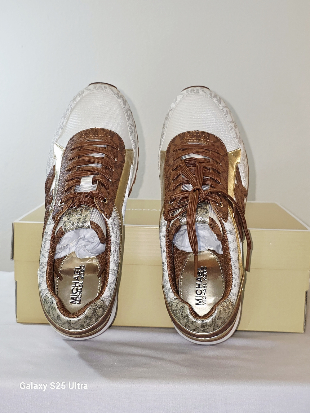 MICHAEL Michael Kors Maddy Two-Tone Logo and Mesh Trainer In Cream Size 7M - Picture 2 of 11
